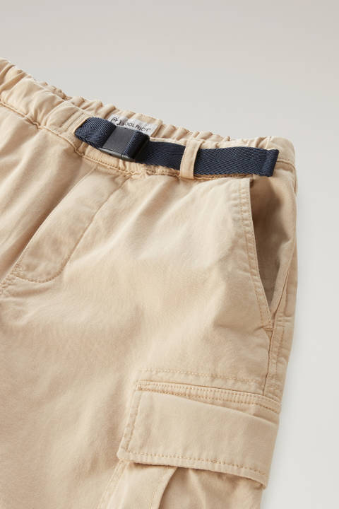 Boys' Garment-Dyed Cargo Shorts in Stretch Cotton Beige photo 2 | Woolrich