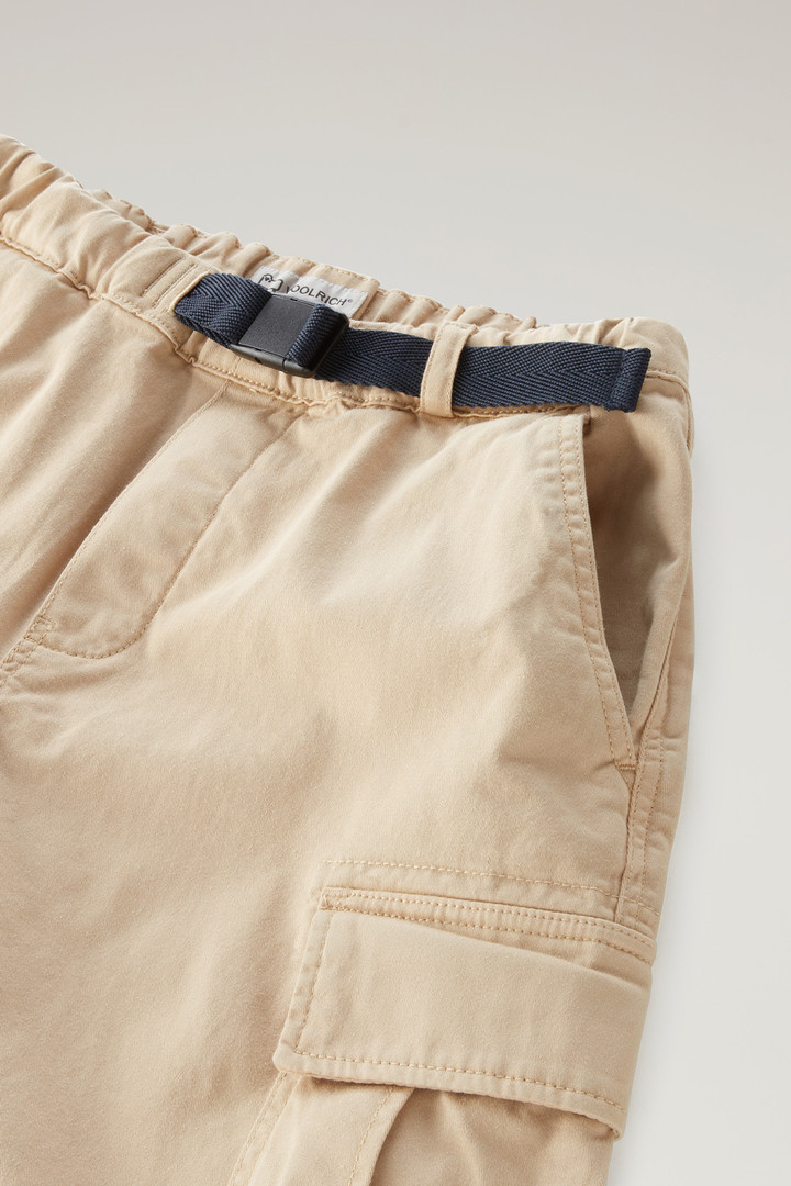 Boys' Garment-Dyed Cargo Shorts in Stretch Cotton Beige photo 4 | Woolrich