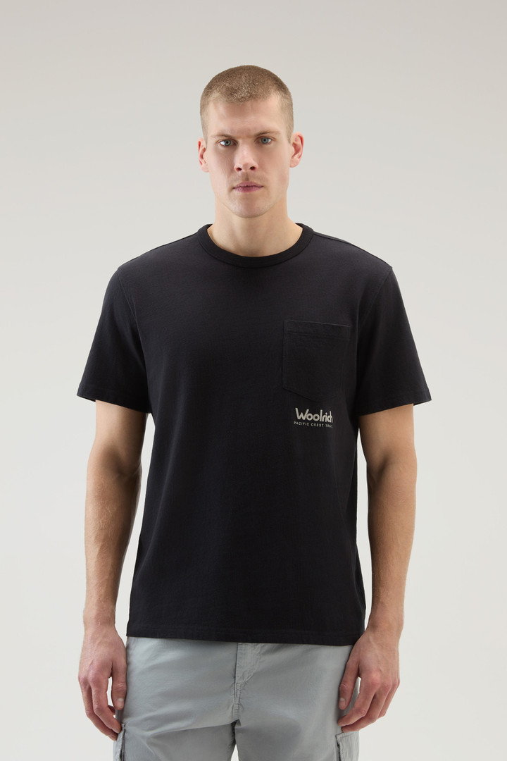 T-Shirt aus reiner Baumwolle mit Trail-Print Schwarz photo 1 | Woolrich