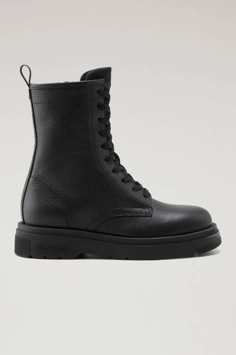 New City Boots in Tumbled Leather Black | Woolrich