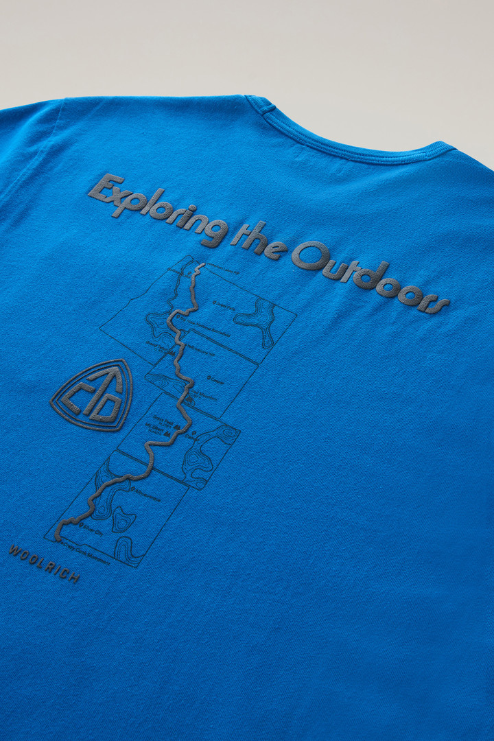 T-Shirt aus reiner Baumwolle mit Trail-Print Blau photo 7 | Woolrich