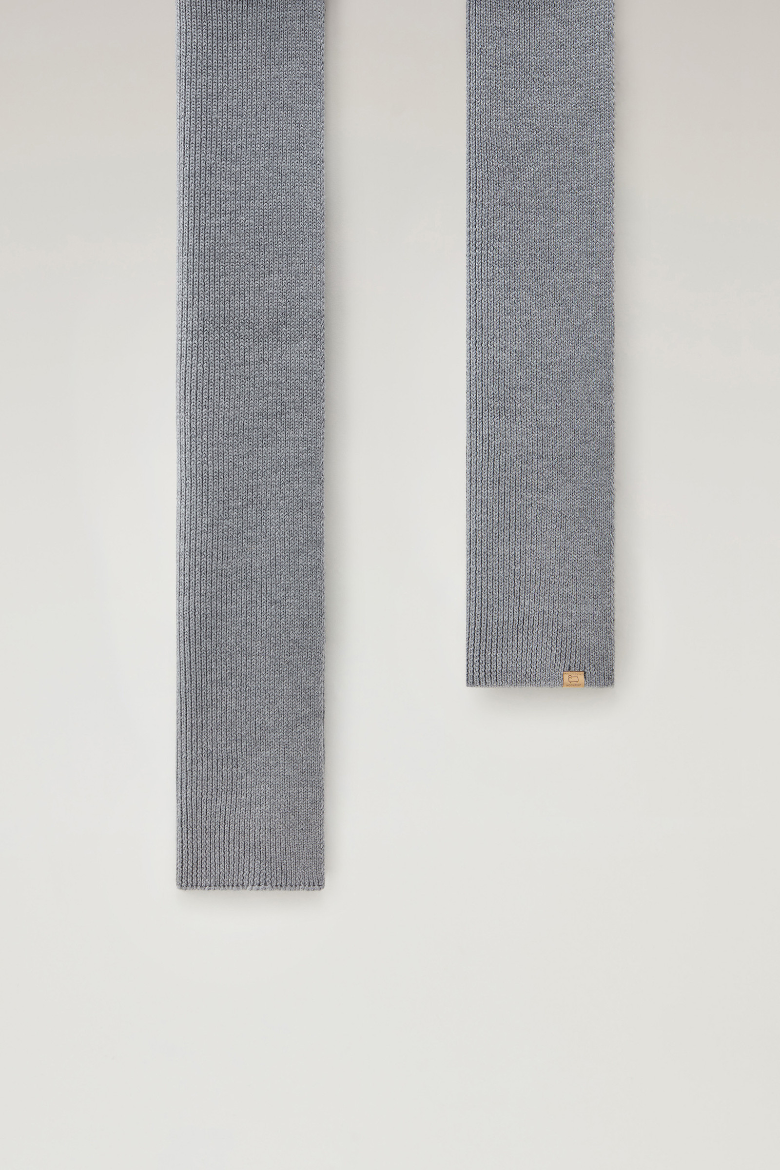 Ribbed Scarf in Pure Merino Virgin Wool Grey photo 2 | Woolrich