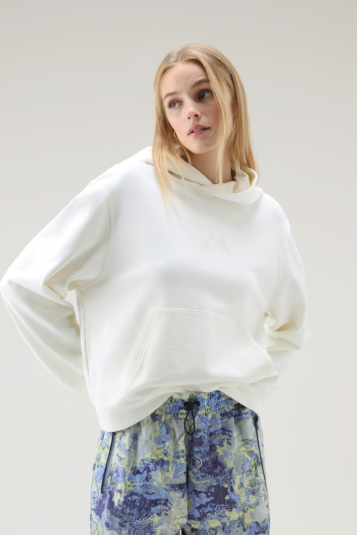 Sweatshirt aus reiner Baumwolle mit Kapuze und aufgesticktem Logo Weiß photo 4 | Woolrich