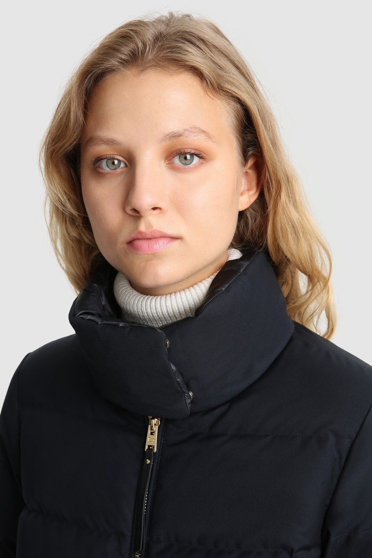 Veste courte Luxury en duvet avec matelassage horizontal