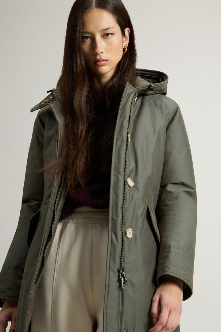 Arctic Parka aus Ramar Cloth mit abnehmbarem Pelzbesatz Grün photo 4 | Woolrich
