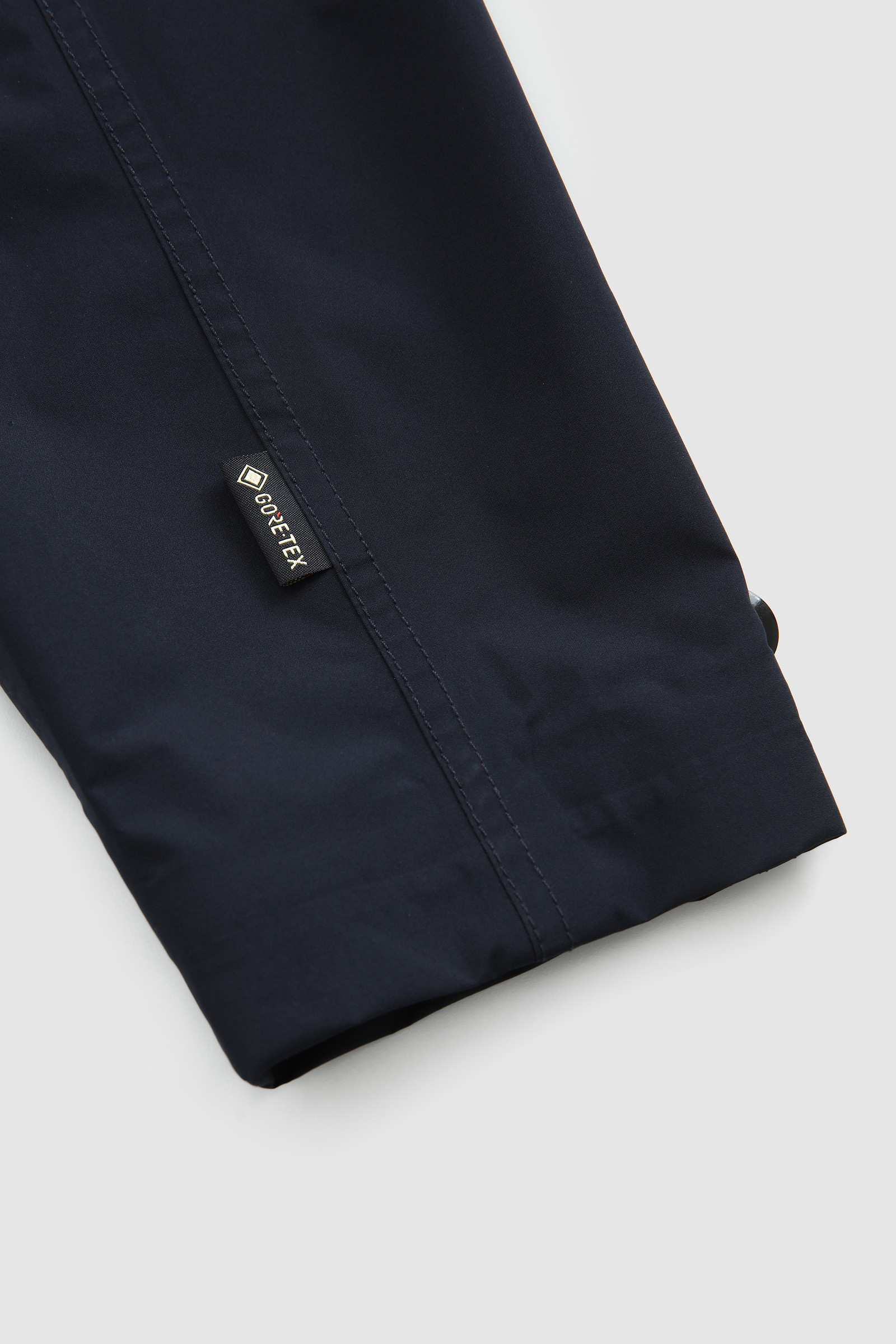 GORE-TEX ultralight high-tech waterproof coat Blue photo 11 | Woolrich