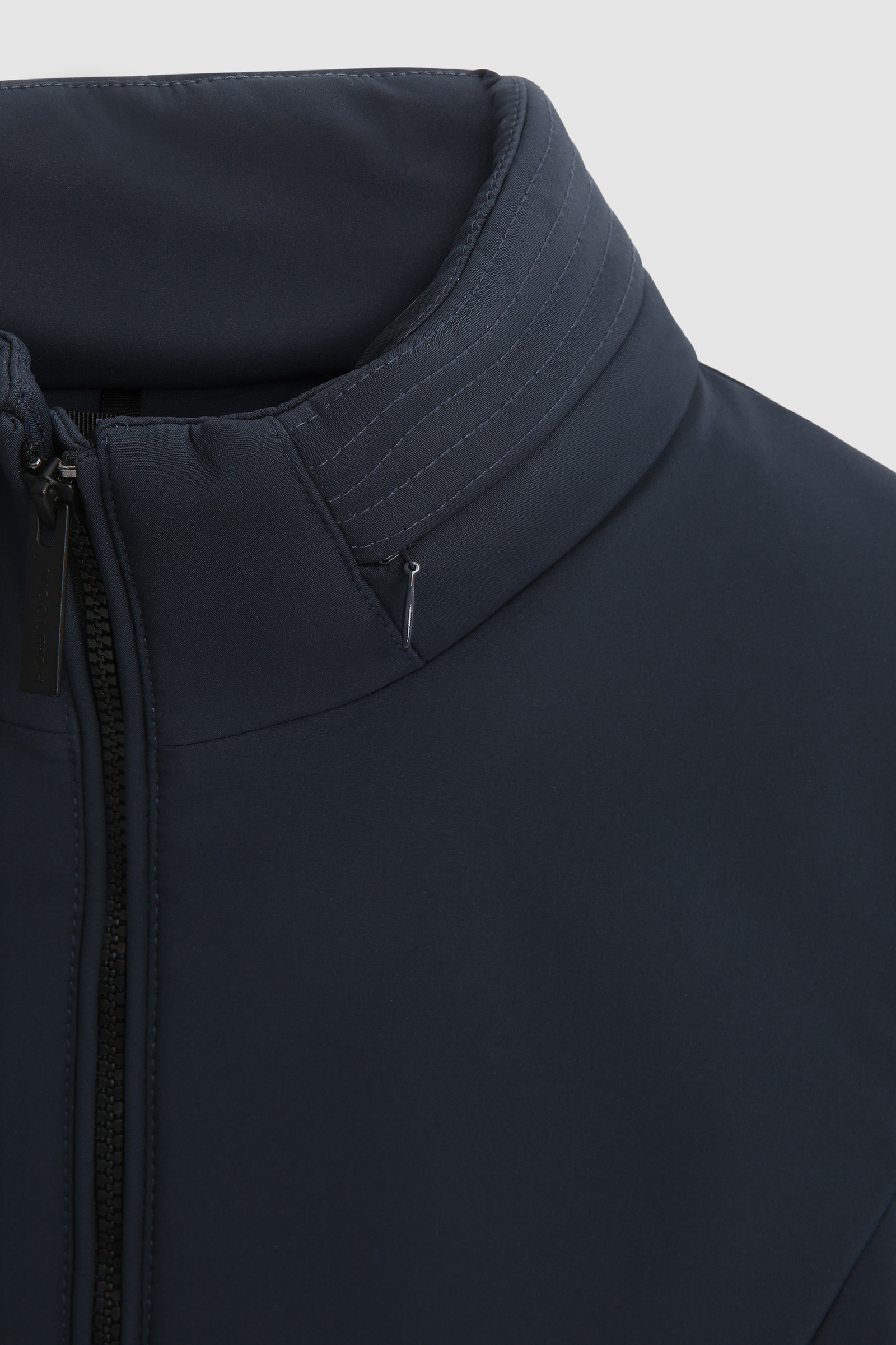 Jacke Firth mit versteckter Kapuze