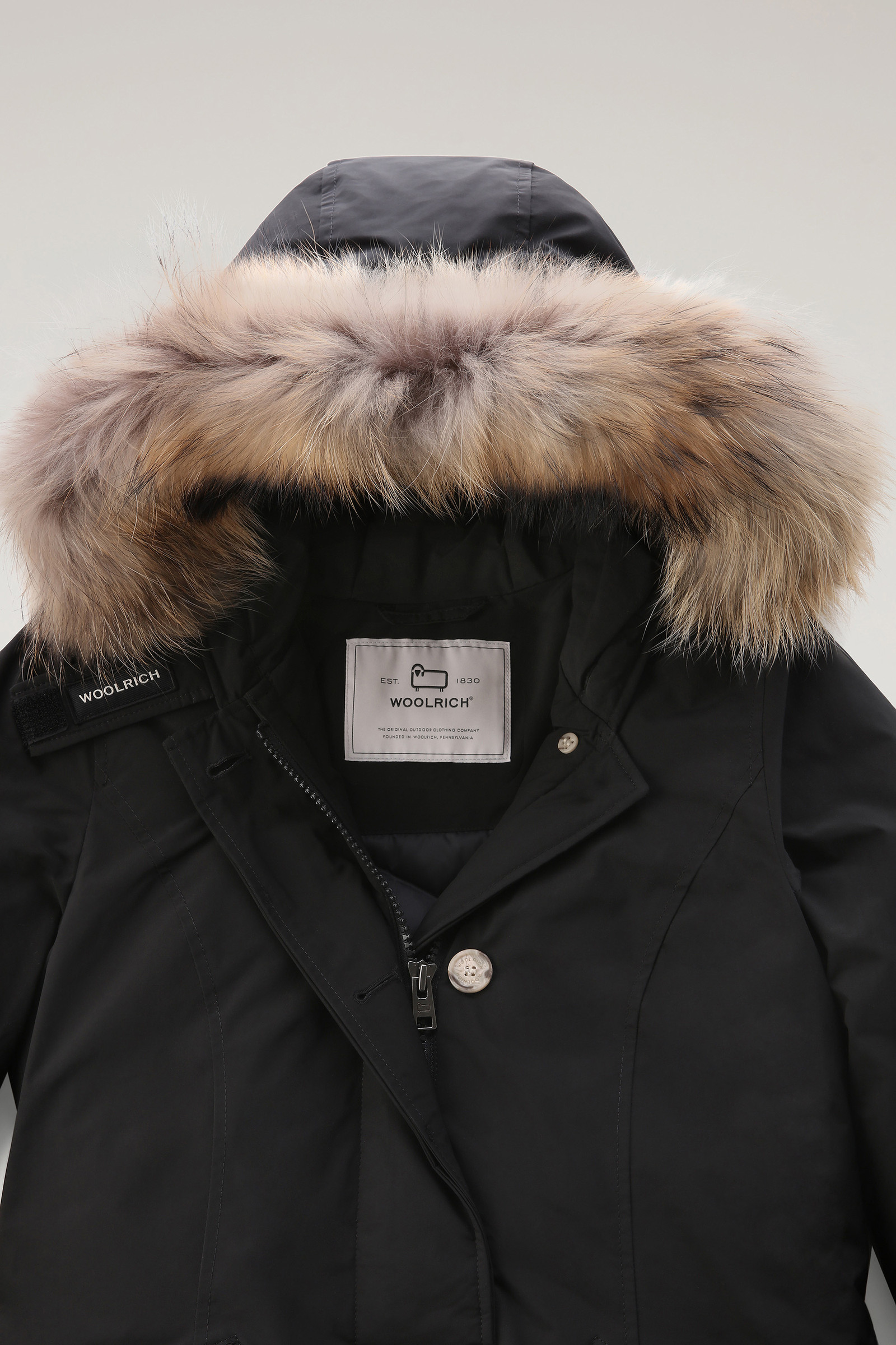 Arctic Parka in Urban Touch with Detachable Fur - Women - Black