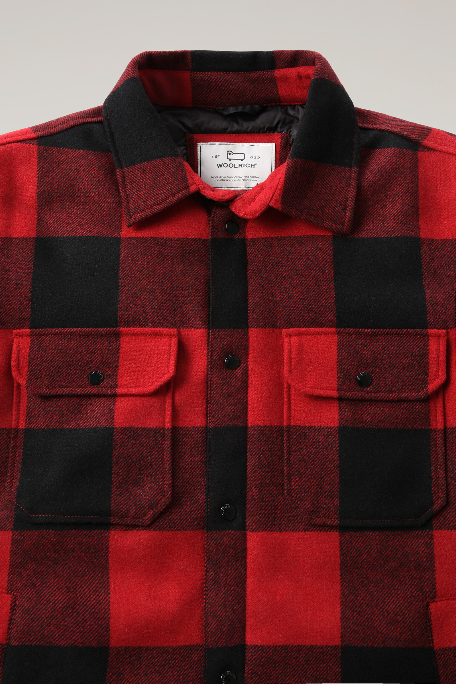 Gestepptes Alaska-Karo-Overshirt aus recycelter Wolle Rot photo 6 | Woolrich