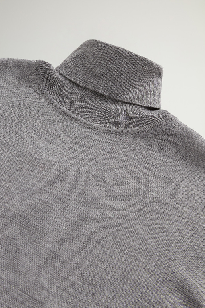 Turtleneck Sweater in Pure Merino Virgin Wool Gray photo 6 | Woolrich