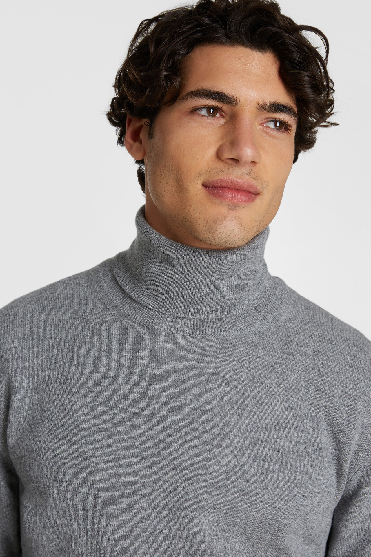 Wollpullover mit Rollkragen