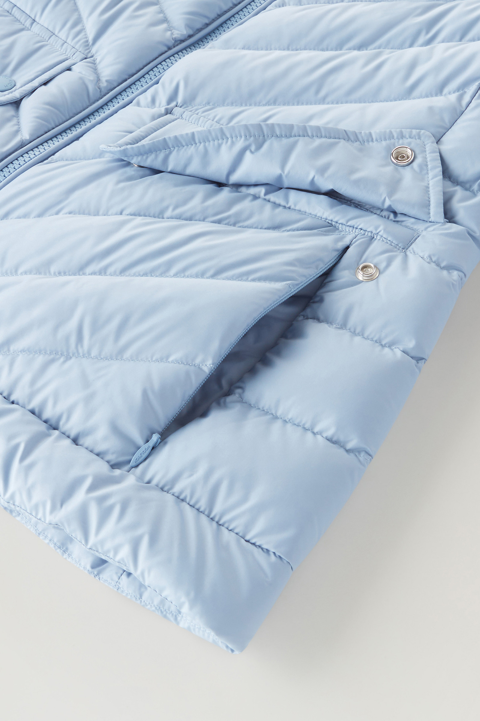 Veste courte rembourrée avec matelassage à chevron bleu photo 9 | Woolrich