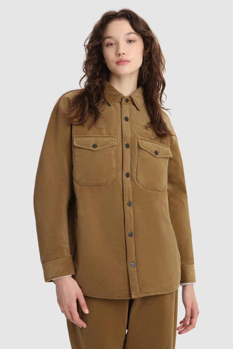 Geïsoleerd corduroy shirt