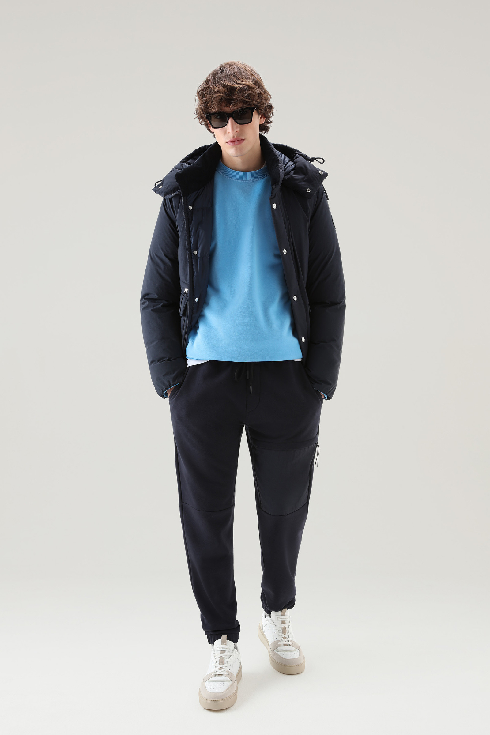 Felpa girocollo in misto cotone con tasche blu photo 2 | Woolrich