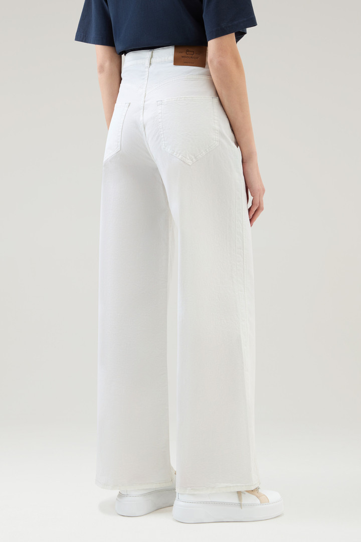 Pantalones de sarga de algodón elástico teñido en prenda Blanco photo 3 | Woolrich