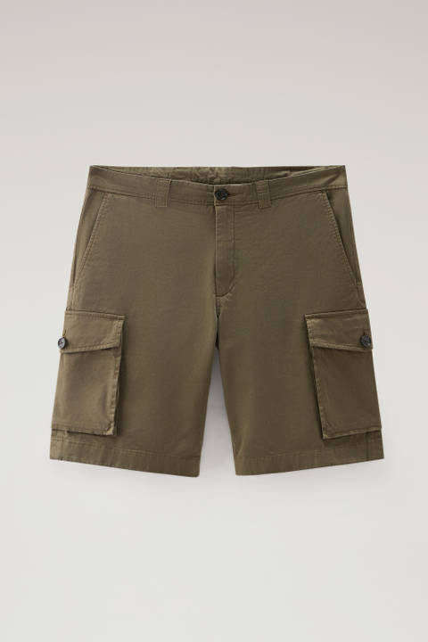 Garment-Dyed Cargo Shorts in Stretch Cotton Green photo 2 | Woolrich