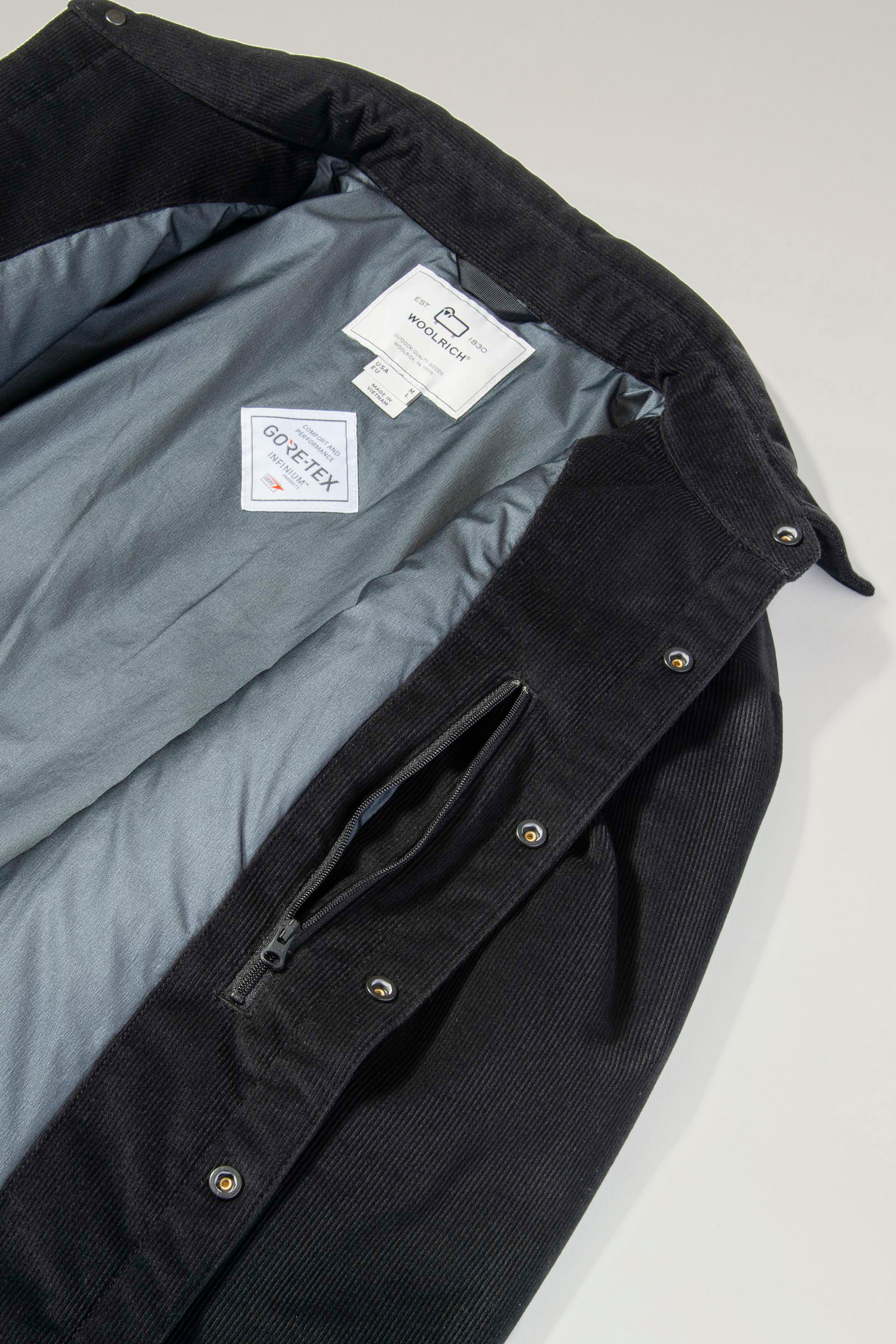Recycled Corduroy Jacket with GORE-TEX Lining Black photo 2 | Woolrich