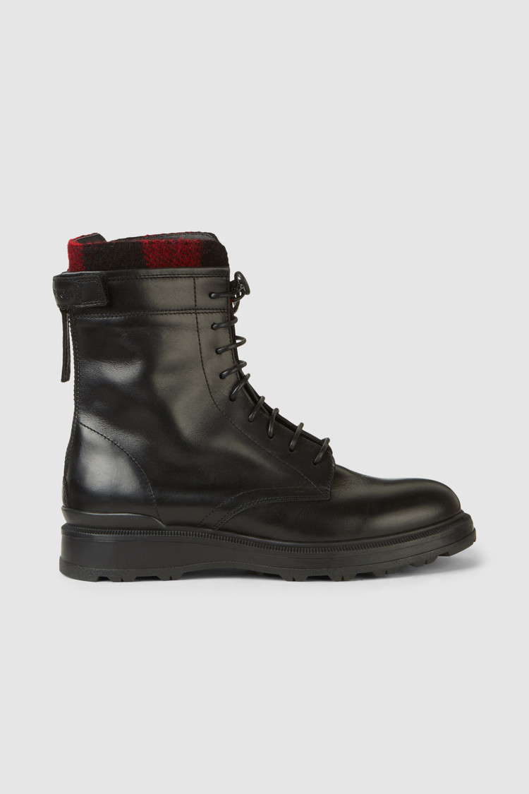 Work boot with check pattern