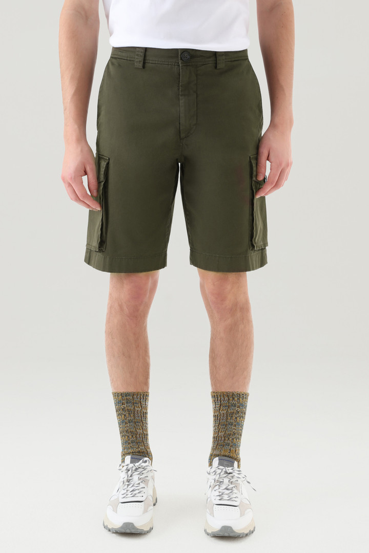 Garment-Dyed Cargo Shorts in Stretch Cotton Green photo 1 | Woolrich