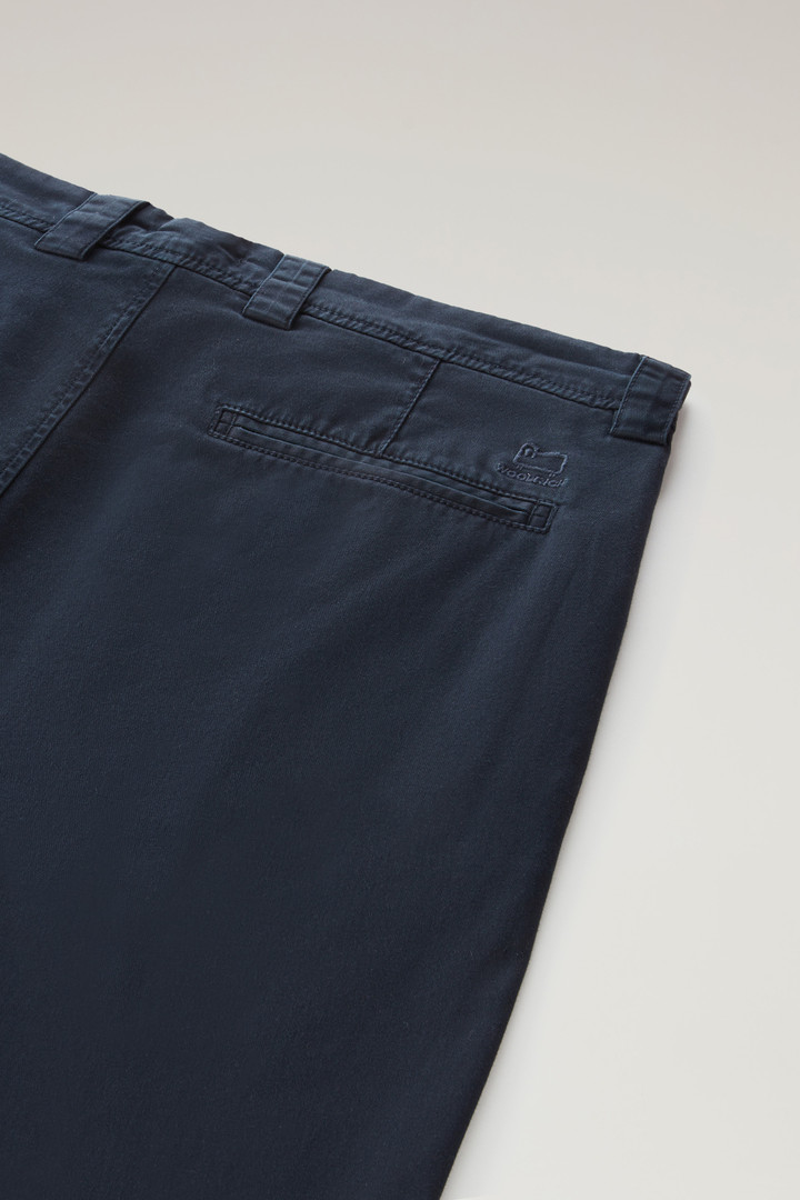 Pantalon chino en coton élastique teint en pièce Bleu photo 7 | Woolrich