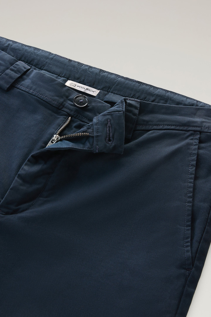 Garment-Dyed Chino Pants in Stretch Cotton Twill Blue photo 5 | Woolrich