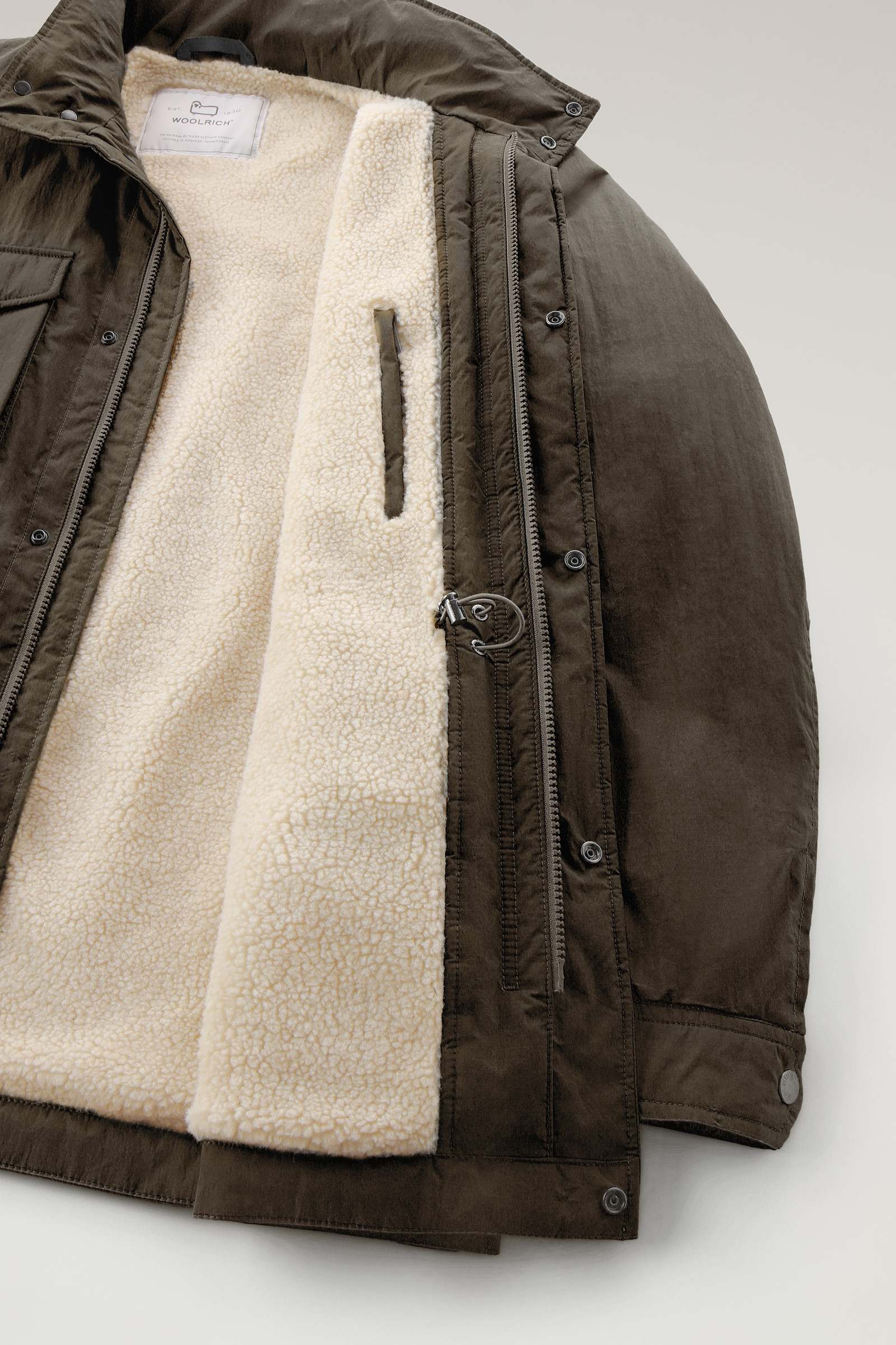 Ripstop-Feld-Jacke mit recyceltem Sherpa-Futter Grün photo 10 | Woolrich