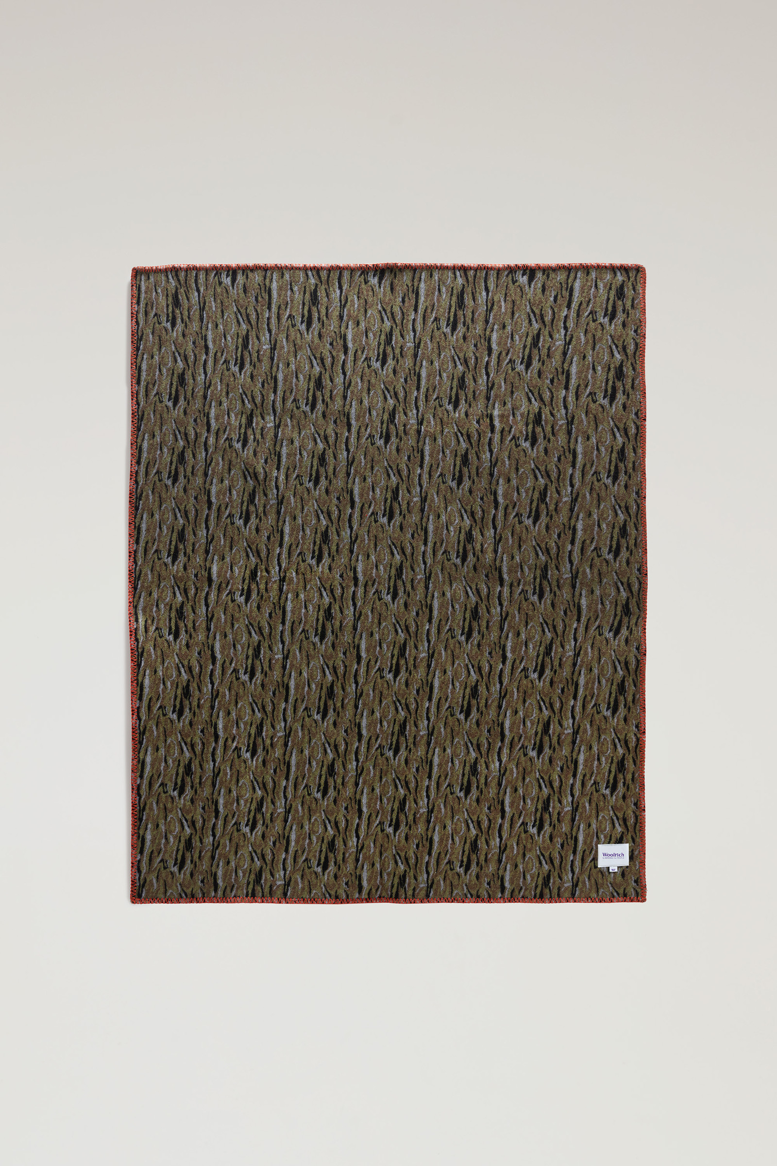 Wool Blend Blanket in Shadowbark Jacquard Pattern - Serving the People / Woolrich Green photo 3 | Woolrich