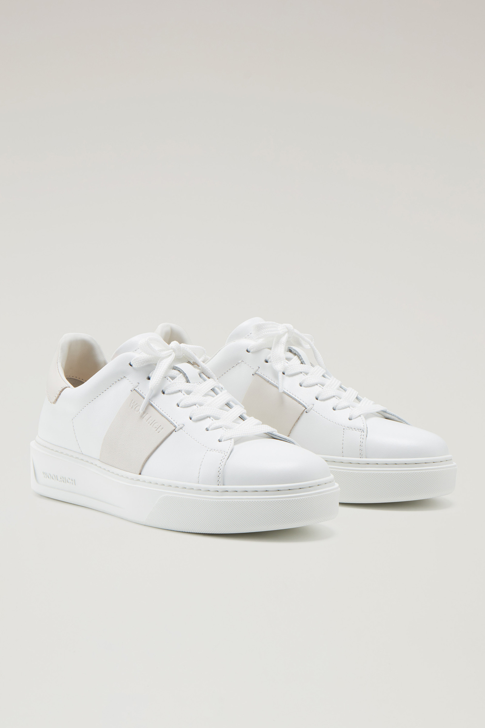 Classic Court Sneakers aus weichem Kalbsleder mit Kontrastdetails weiß photo 2 | Woolrich