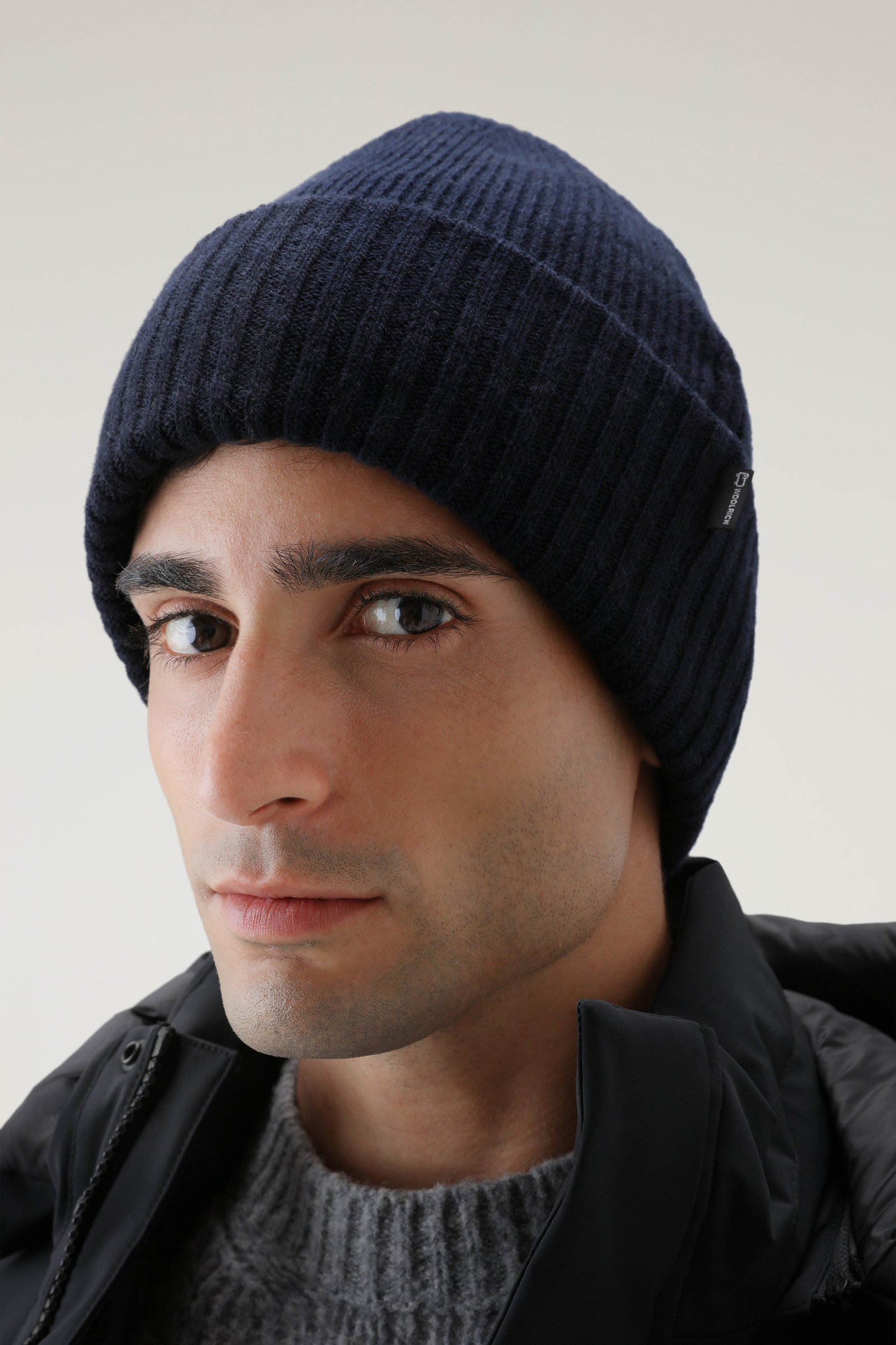 Gorro unisex de cachemira mezclado con lana azul photo 3 | Woolrich