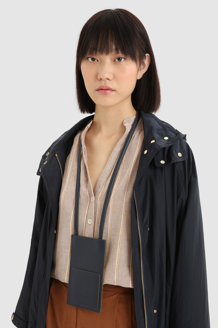 Sac tour de cou en cuir bleu photo 4 | Woolrich