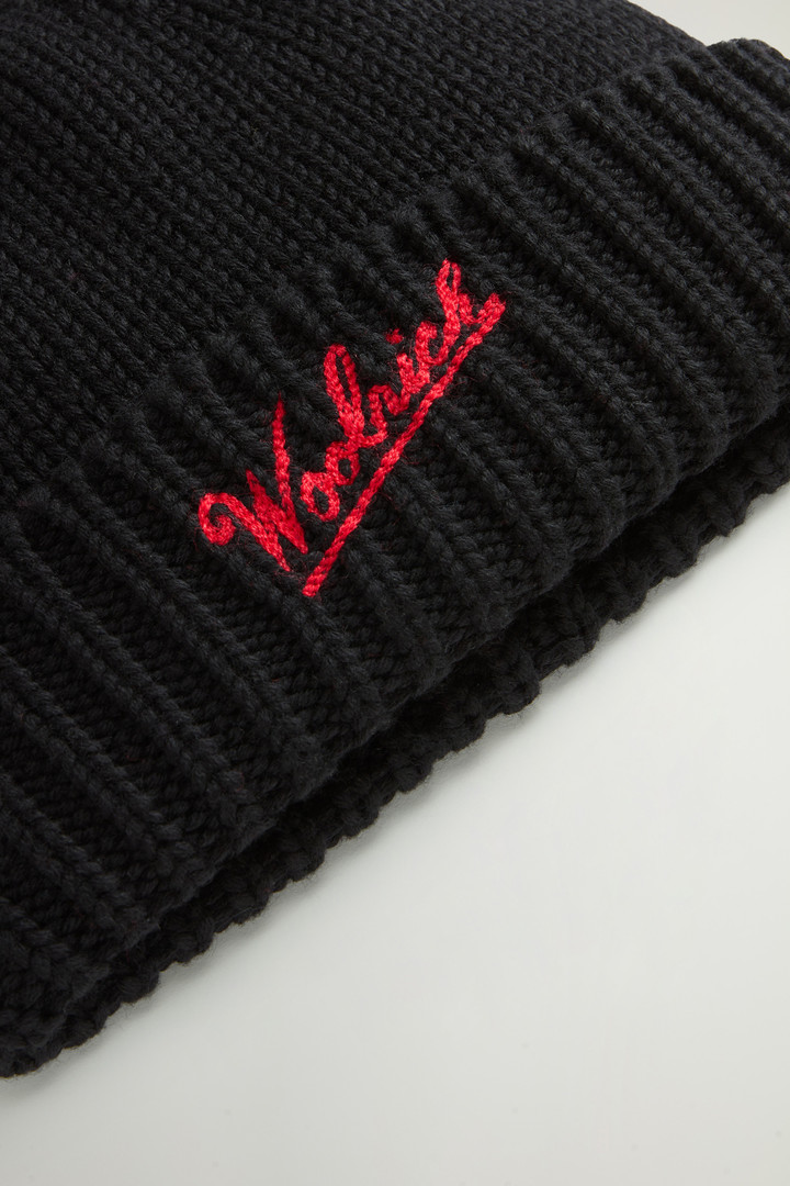 Beanie in Pure Merino Virgin Wool with Contrasting Logo Black photo 3 | Woolrich