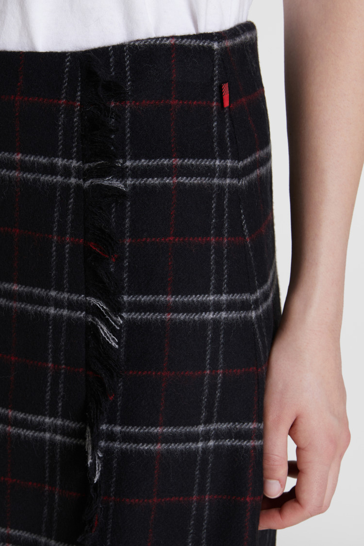 Stretch-wool skirt