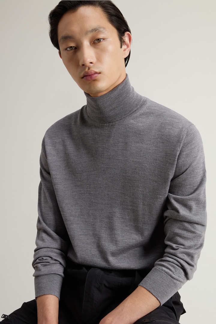 Turtleneck Sweater in Pure Merino Virgin Wool Gray photo 4 | Woolrich