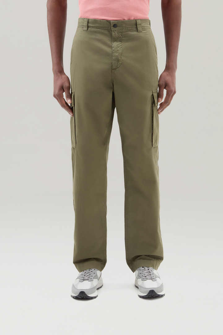 Pantalones cargo teñidos en prenda de gabardina de puro algodón Verde photo 1 | Woolrich