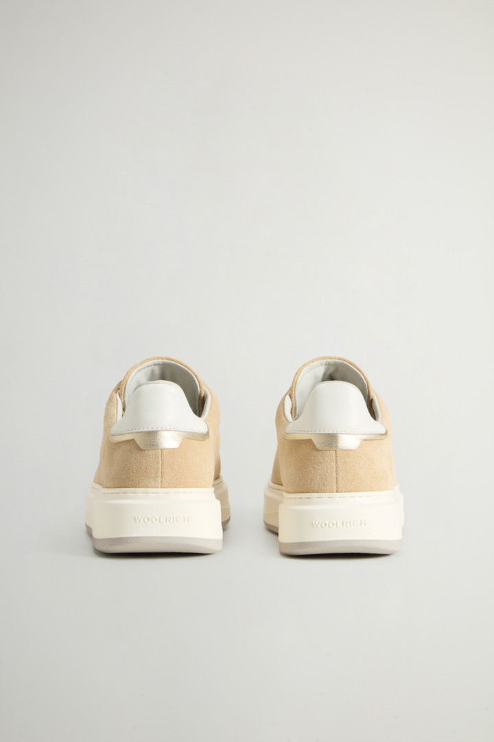 Sneaker Arrow aus Veloursleder mit goldenen Details Beige photo 3 | Woolrich