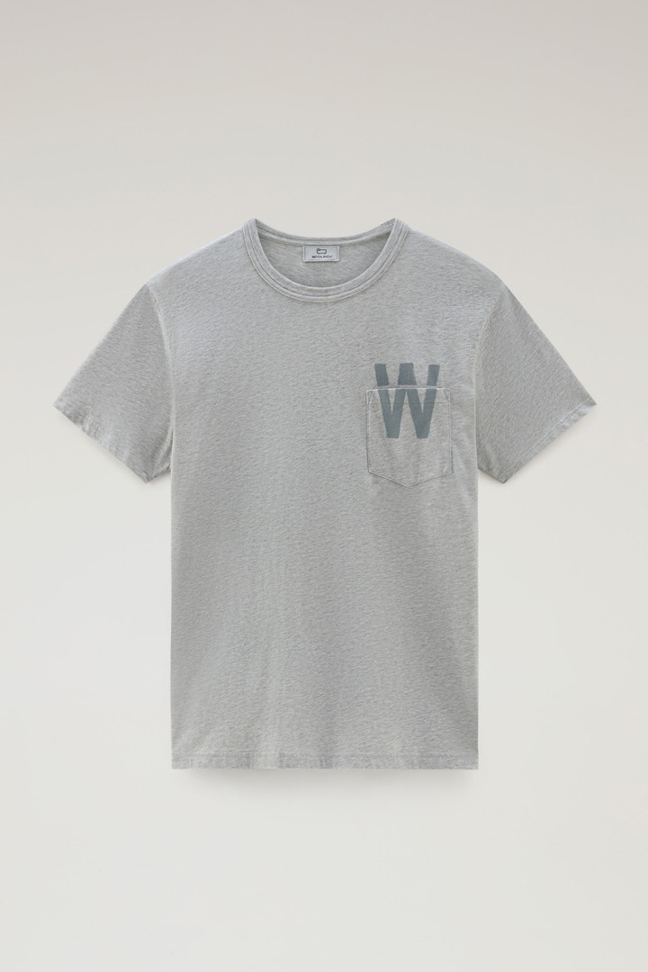 T-Shirt aus reiner Baumwolle mit kleiner Tasche Grau photo 5 | Woolrich