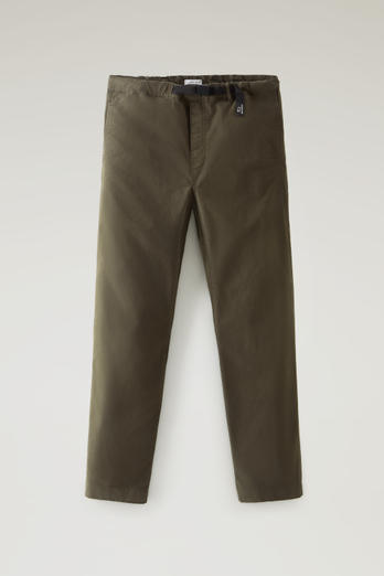 Garment-Dyed Chino Pants in Stretch Cotton Twill Green | Woolrich