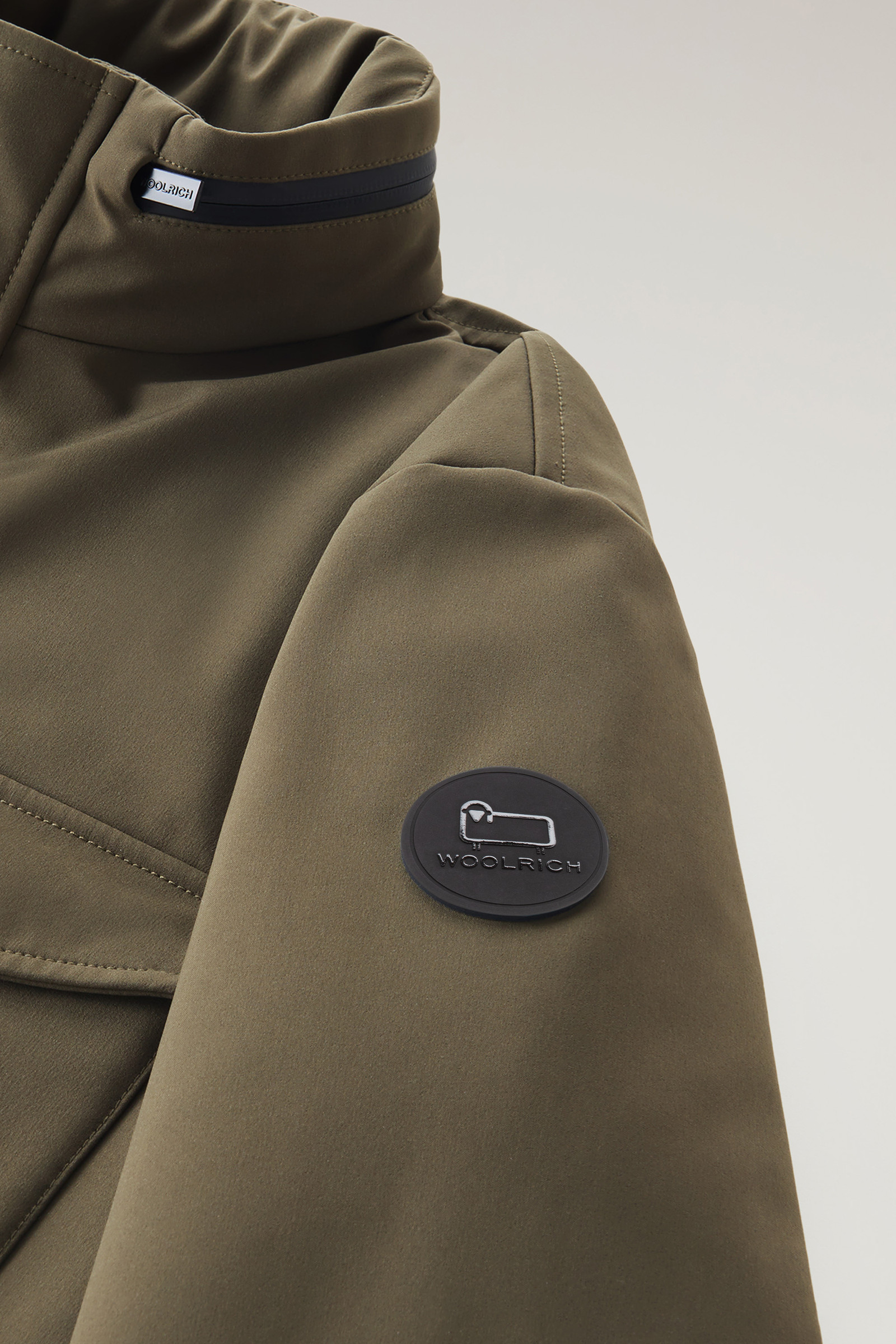 Men's Field Jacket in Tech Softshell Green | Woolrich USA