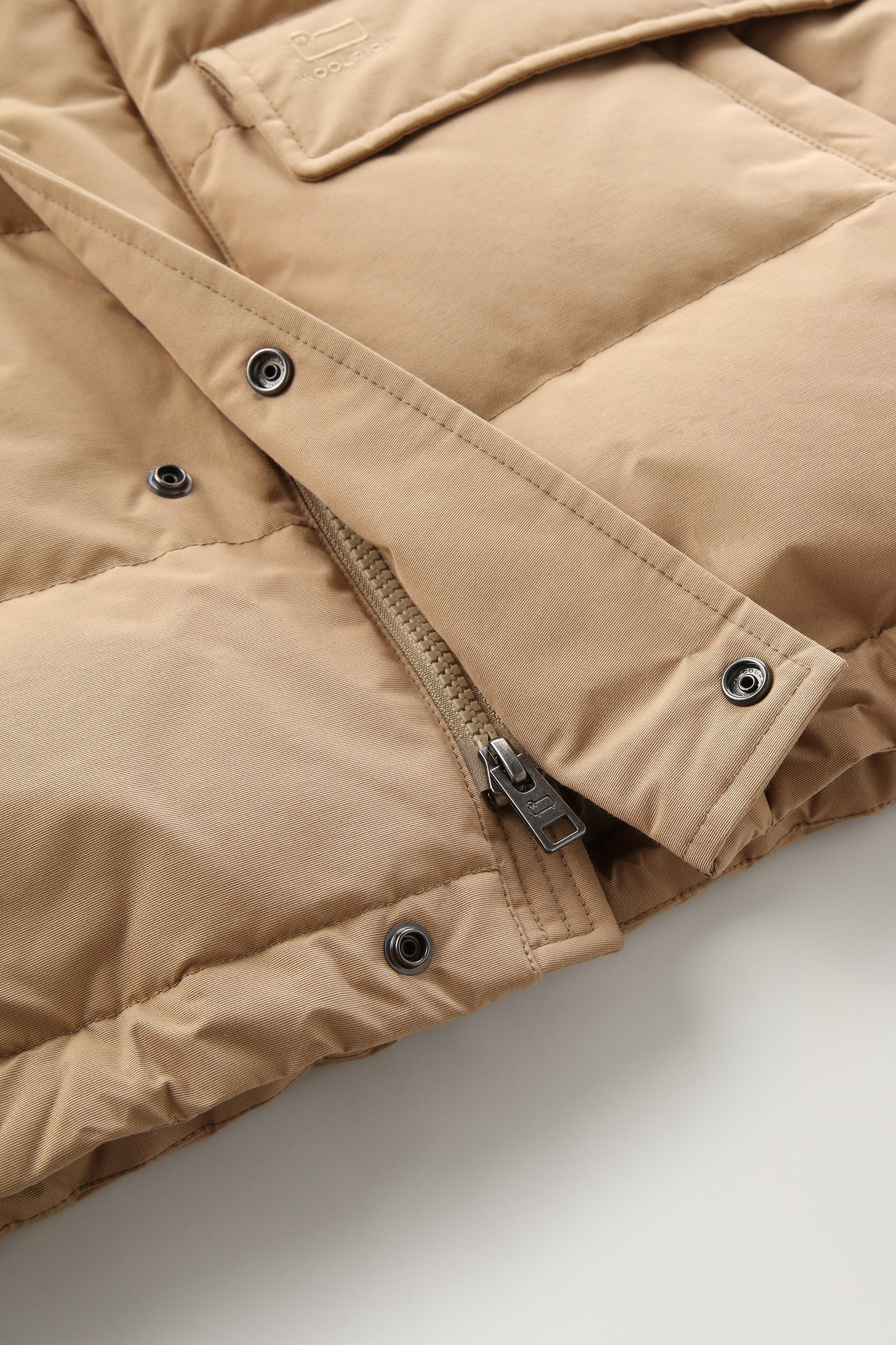 Aleutian Vest with Detachable Hood Khaki photo 9 | Woolrich