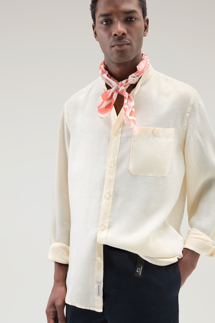 Gekleurd overhemd van zuiver linnen met bandkraag Wit photo 4 | Woolrich