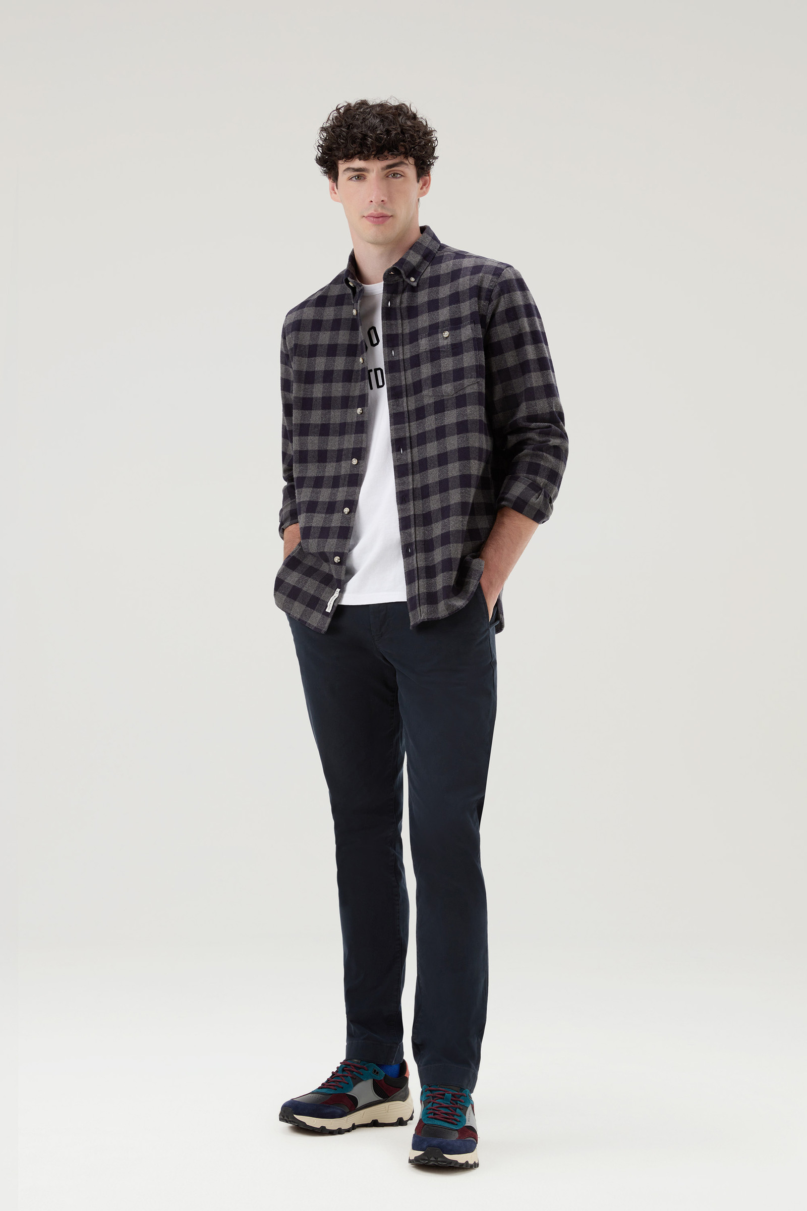 Stückgefärbte Chinohose aus Stretch-Baumwolltwill blau photo 2 | Woolrich