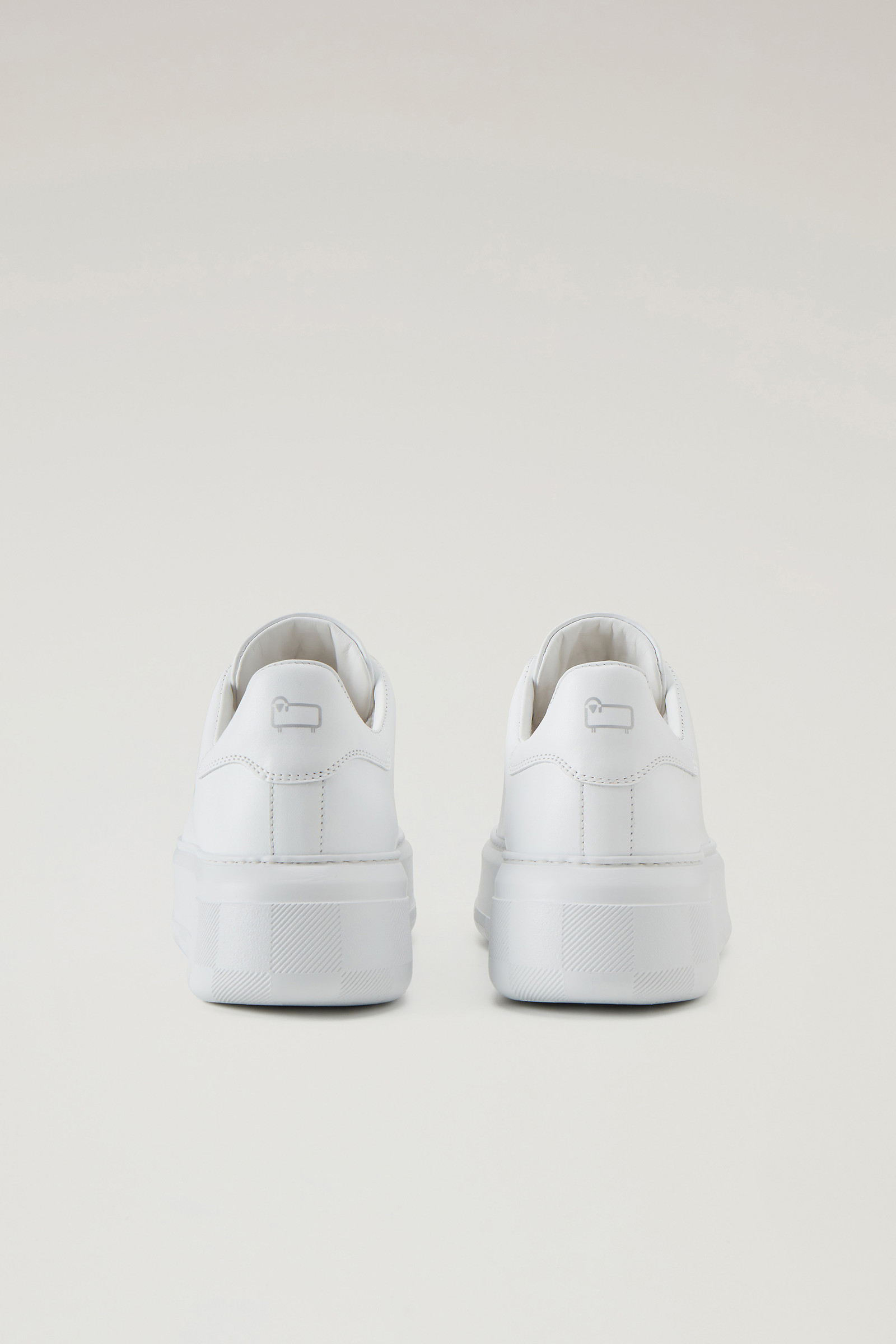 Sneakers Chunky Court aus Kalbsleder mit Strasssteinen weiß photo 3 | Woolrich