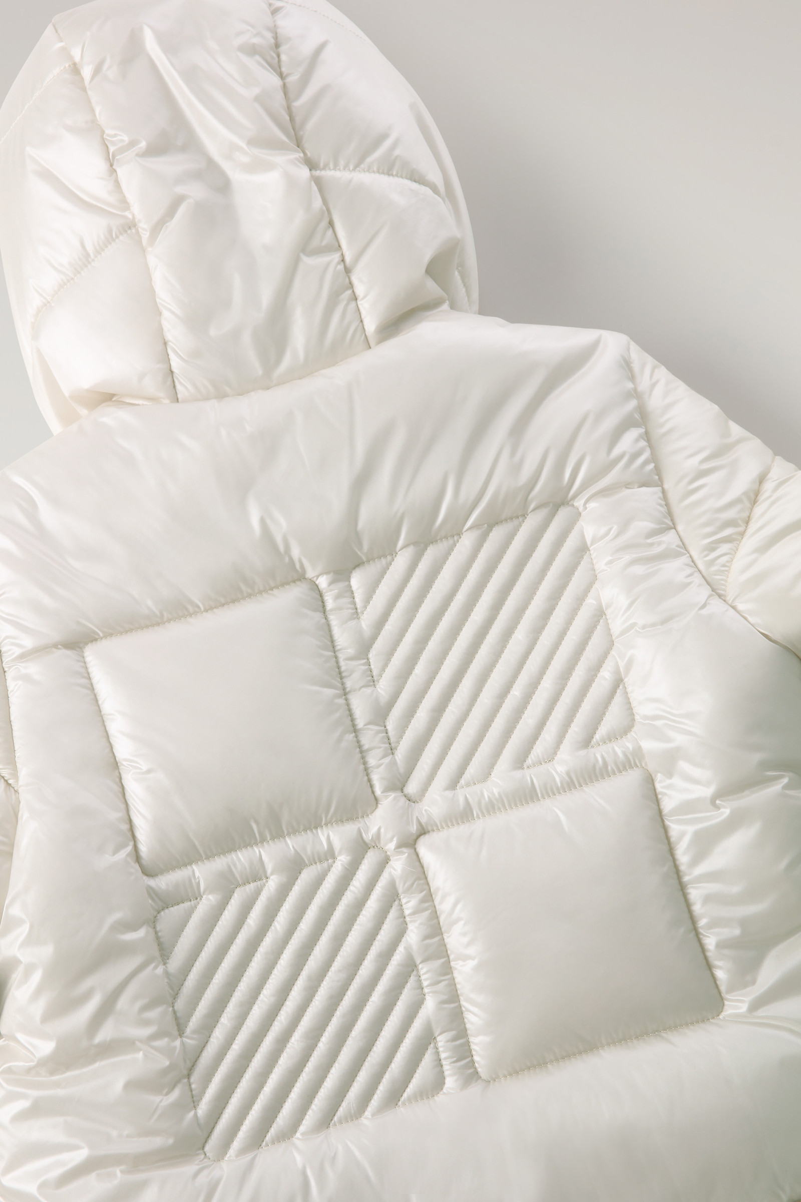 Girls' Quilted Jacket in Glossy Nylon White photo 6 | Woolrich