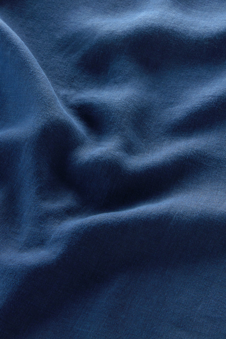 Garment-dyed Shirt with Mandarin Collar in Pure Linen Blue photo 9 | Woolrich