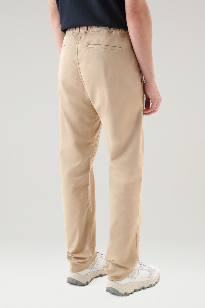 Garment-Dyed Chino Pants in Stretch Cotton Beige photo 2 | Woolrich