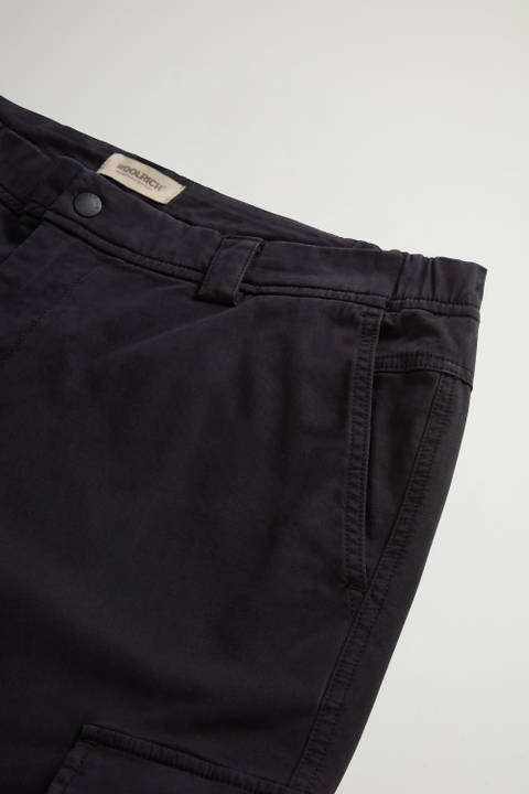 Garment-dyed Cargo Pants in Stretch Cotton Black photo 2 | Woolrich