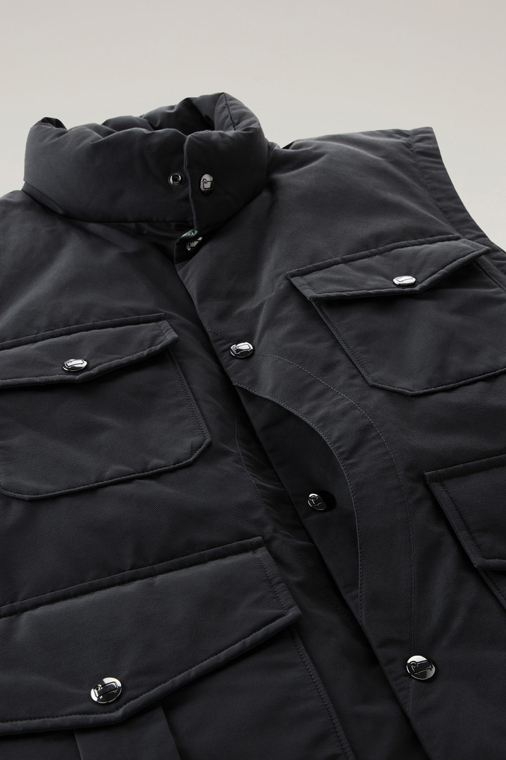 Half Moon Padded Vest in Ramar Cloth Black photo 7 | Woolrich