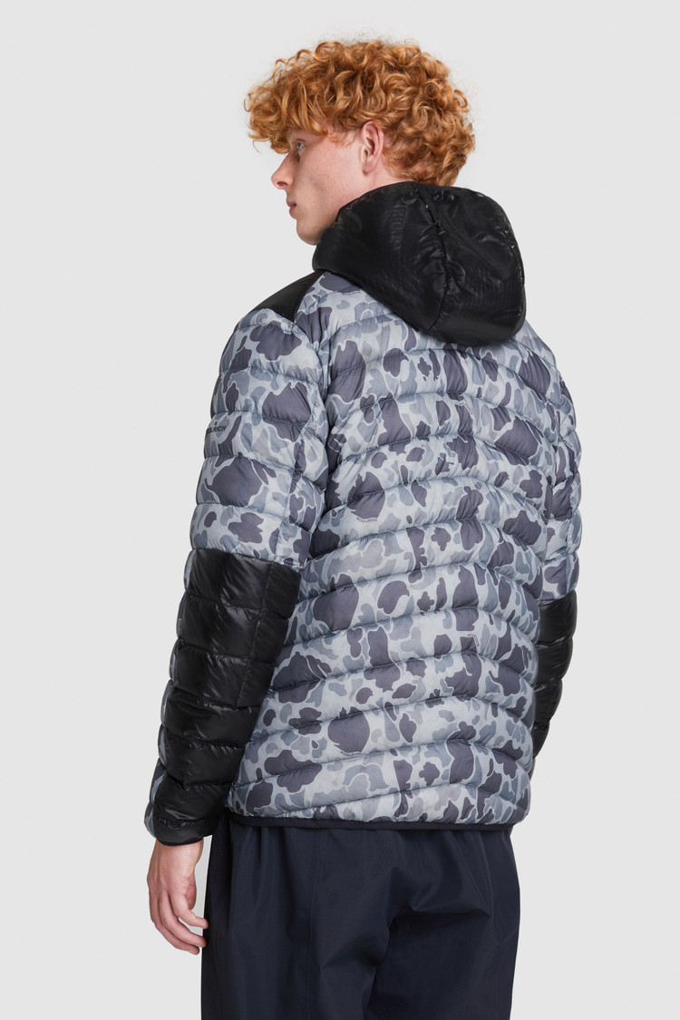 Chaqueta acolchada Tundra con estampado de camuflaje