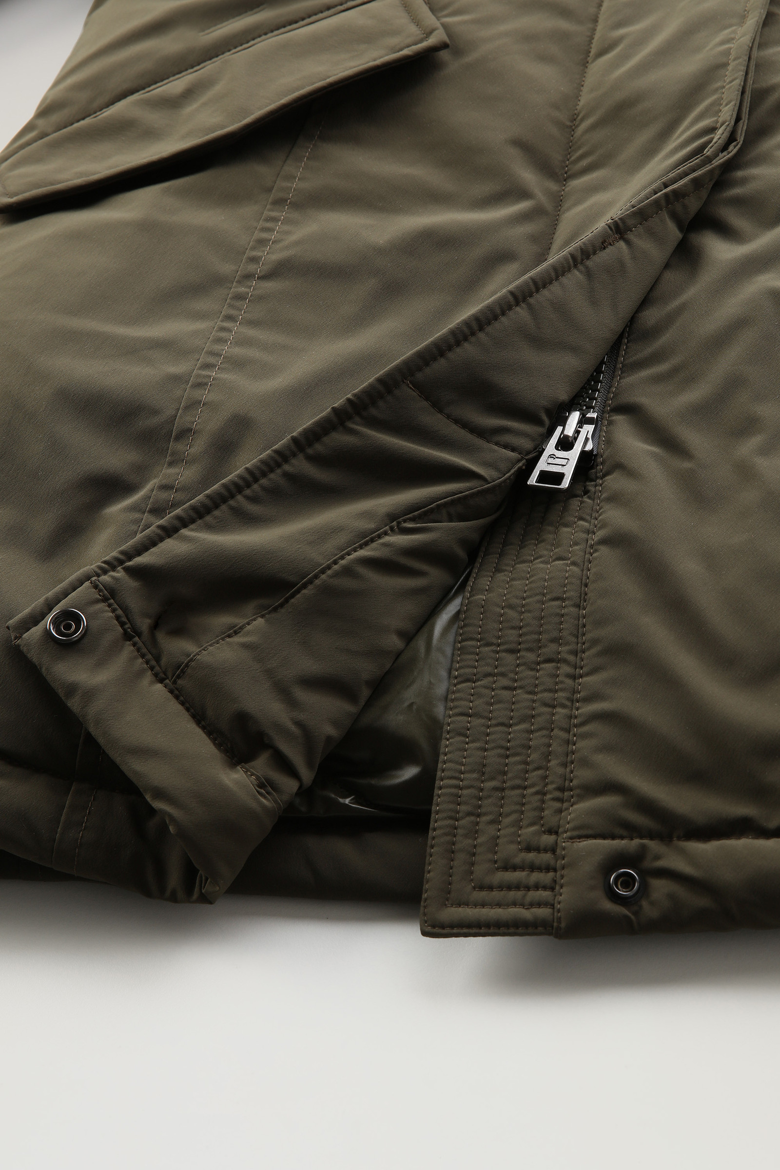 Arctic Parka in Urban Touch verde photo 8 | Woolrich