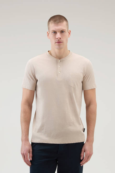 T-Shirt Henley aus einem Materialmix aus Baumwolle und Leinen Beige | Woolrich